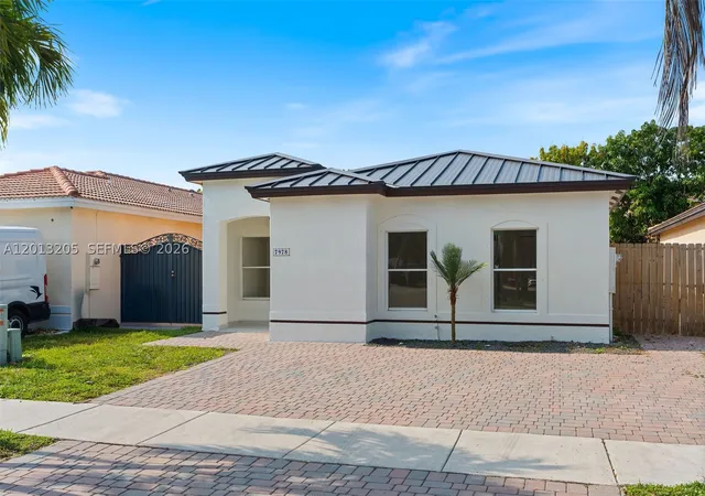 7978-nw-200th-st-hialeah-fl-33015/hzid_0598a401