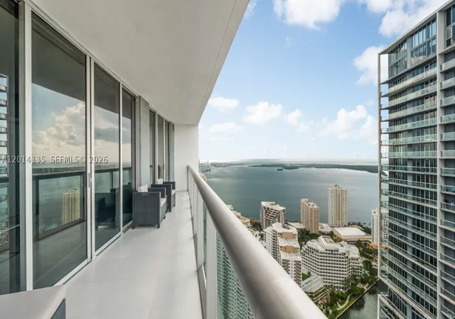 475-brickell-ave-5109-miami-fl-33131/hzid_3e5132db