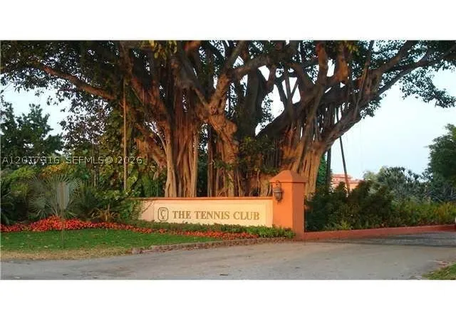 660-tennis-club-dr-101-fort-lauderdale-fl-33311/hzid_a7f44485