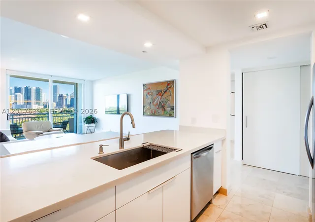 2475-brickell-ave-903-miami-fl-33129/hzid_a08f665a