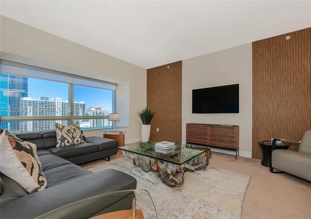 1435-brickell-ave-3012-miami-fl-33131/hzid_bc195a67