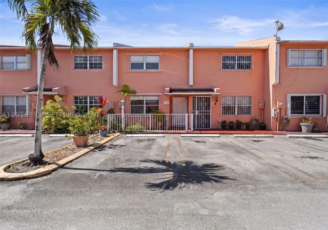 100-sw-110th-ave-142-sweetwater-fl-33174/hzid_e3b773b5