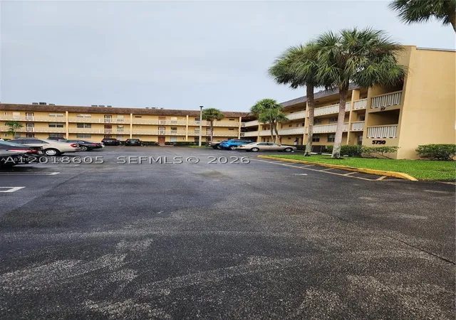 5750-nw-64th-ave-303-tamarac-fl-33319/hzid_e88140a9
