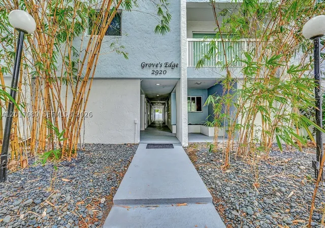 2920-sw-28th-ter-207-miami-fl-33133/hzid_b0b80f23
