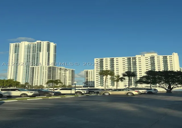 800-parkview-dr-406-hallandale-beach-fl-33009/hzid_300eb540