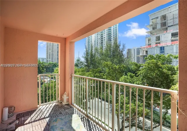 19555-e-country-club-dr-8502-aventura-fl-33180/hzid_8bd0dd35
