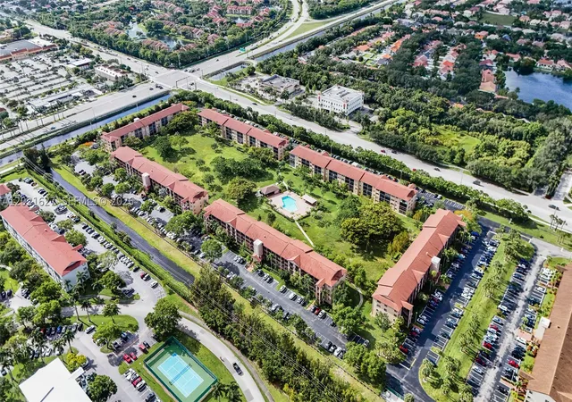1650-sw-124th-ter-211d-pembroke-pines-fl-33027/hzid_4561ca37