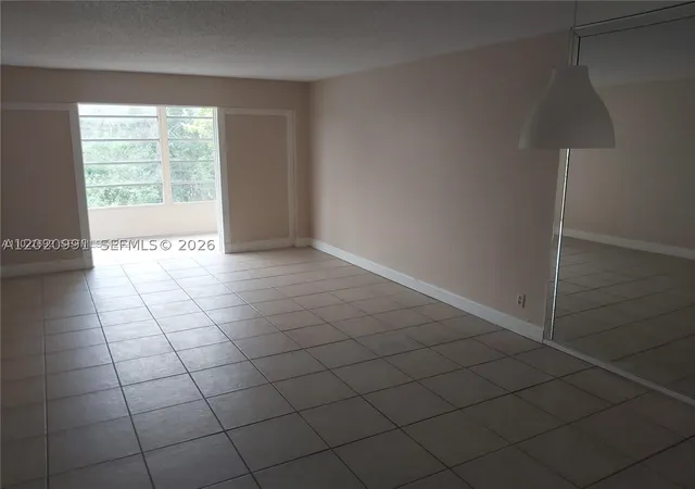 8370-sands-point-blvd-h306-tamarac-fl-33321/hzid_cbcdf0bb