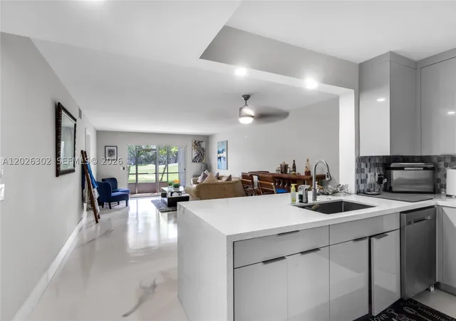900-sw-128th-ave-105d-pembroke-pines-fl-33027/hzid_e97b6878