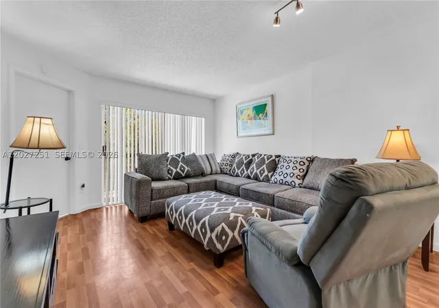 9511-weldon-cir-g308-tamarac-fl-33321/hzid_1e77c06b