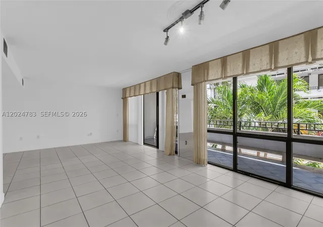 13951-kendale-lakes-cir-208a-miami-fl-33183/hzid_76dff57b