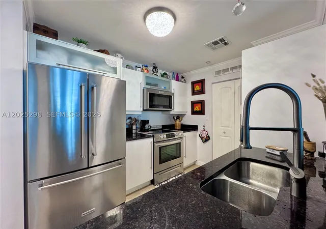 7355-sw-89th-st-423n-miami-fl-33156/hzid_de79662e