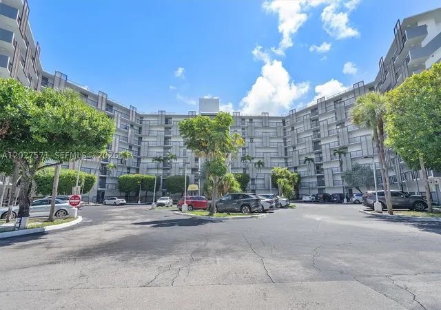 20400-w-country-club-dr-214-aventura-fl-33180/hzid_812924c1