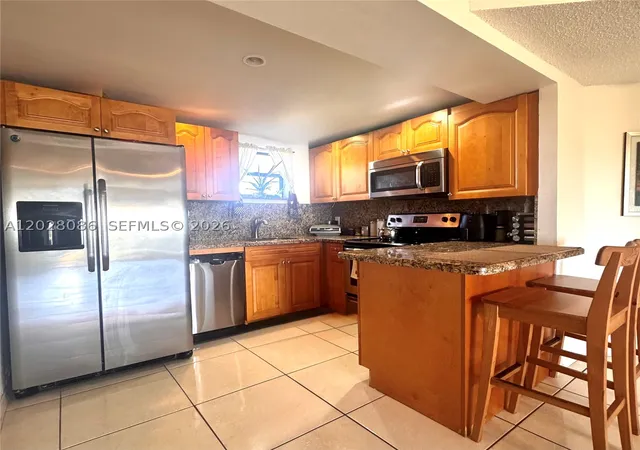 8290-lake-dr-506-doral-fl-33166/hzid_3c747eb1