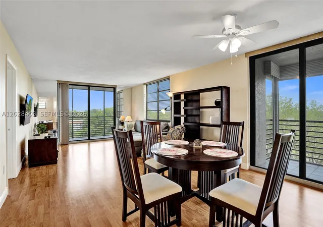 901-colony-point-cir-501-pembroke-pines-fl-33026/hzid_cdde5a0d