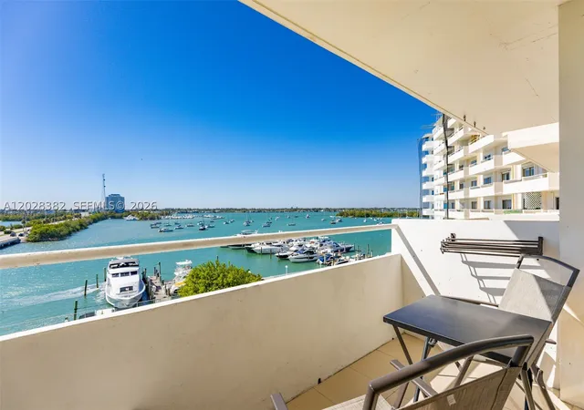 7904-west-dr-810-north-bay-village-fl-33141/hzid_844354b7