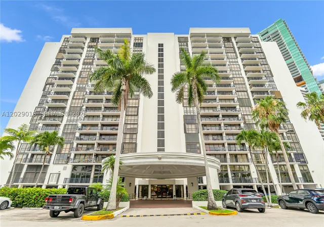 1450-brickell-bay-dr-1815-miami-fl-33131/hzid_071d1229