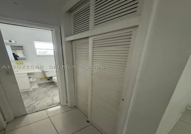 20201-ne-29th-ct-d329-aventura-fl-33180/hzid_f028fb21