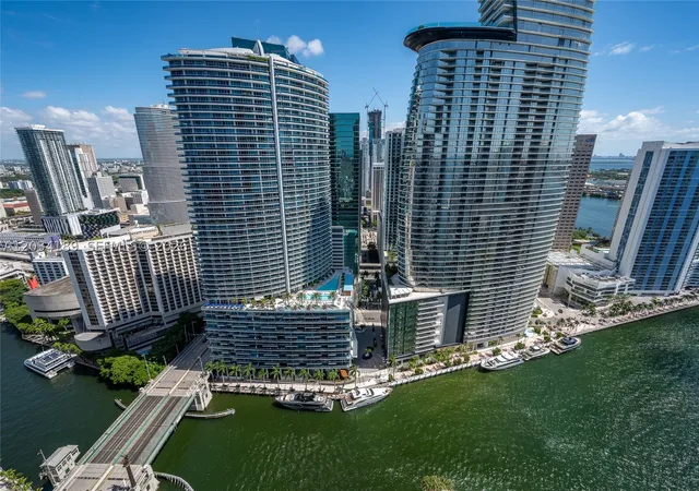 475-brickell-ave-4115-miami-fl-33131/hzid_5bd9a7bd