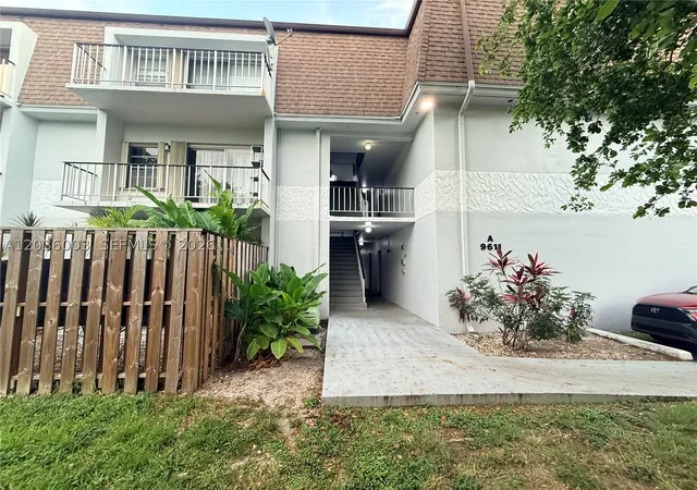 9611-sw-77th-ave-108a-miami-fl-33156/hzid_9a6ef96b