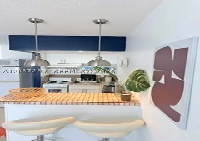 13-ne-2nd-ave-203-dania-beach-fl-33004/hzid_4d280acd