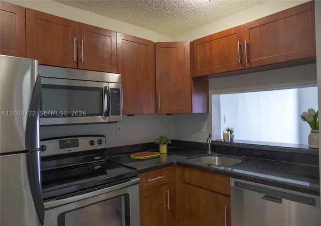 482-nw-165th-st-rd-a504-miami-fl-33169/hzid_960efece
