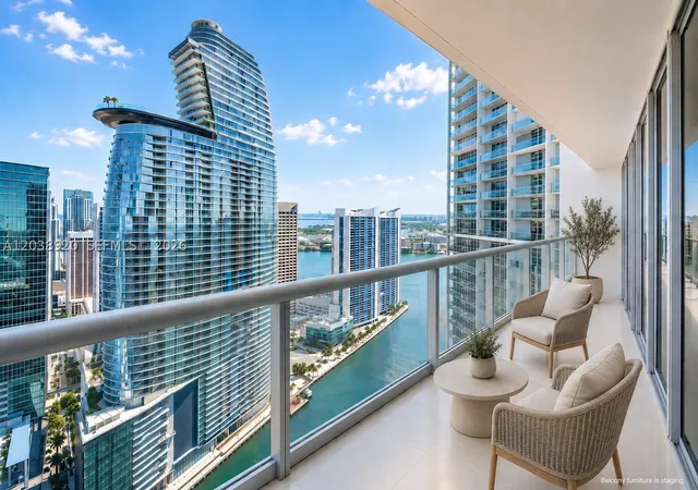 475-brickell-ave-4315-miami-fl-33131/hzid_18a05648