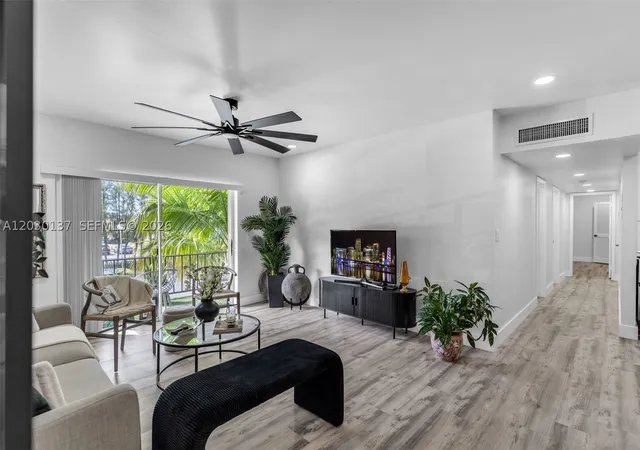 13726-sw-90th-ave-28-miami-fl-33176/hzid_1035418d
