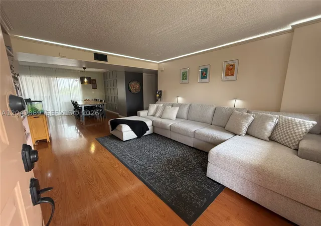 17000-nw-67th-ave-402-hialeah-fl-33015/hzid_69bbe128