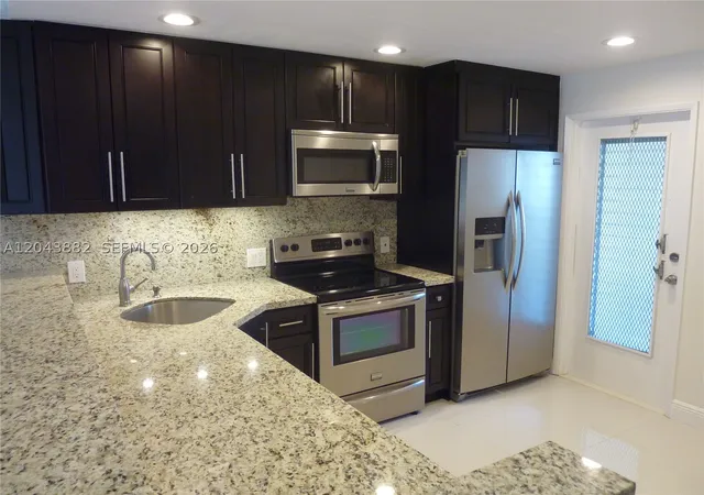 3200-n-palm-aire-dr-305-pompano-beach-fl-33069/hzid_1d210b23
