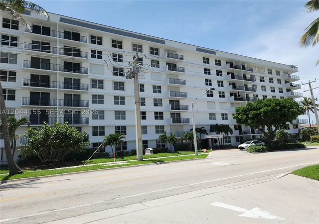 1009-n-ocean-blvd-411-pompano-beach-fl-33062/hzid_a0e518ab