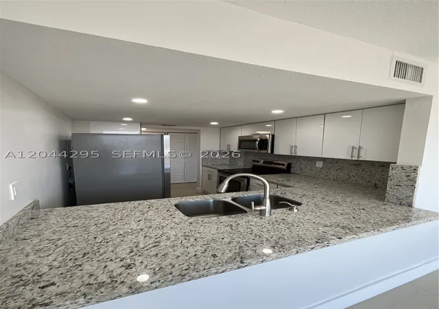 9441-sw-4th-st-214-miami-fl-33174/hzid_72a39018