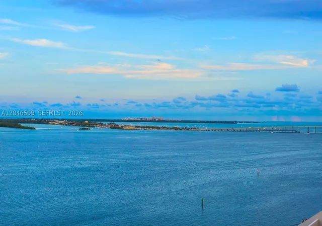 808-brickell-key-dr-1808-miami-fl-33131/hzid_7a40c59e