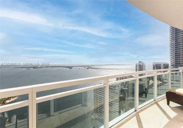 950-brickell-bay-dr-5011-miami-fl-33131/hzid_36f4a067