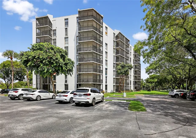 3401-n-country-club-dr-109-aventura-fl-33180/hzid_3f7ff1b0