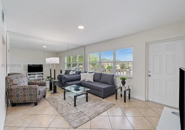 9101-sunrise-lakes-blvd-202-sunrise-fl-33322/hzid_5eef6ea9