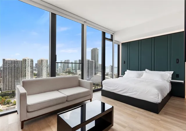 20-ne-11th-2905-miami-fl-33132/hzid_d4fad227