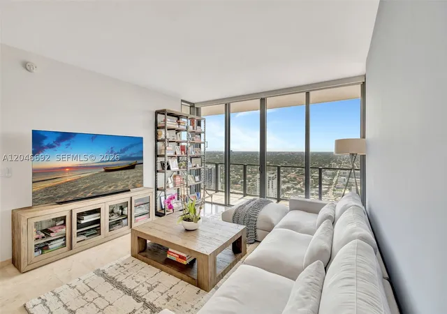 88-sw-7th-st-3604-miami-fl-33130/hzid_2ae93af7
