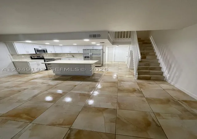 13037-sw-88th-ln-204a-miami-fl-33186/hzid_0b9ac4c7