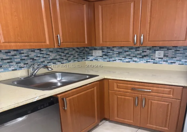 7110-nw-179th-st-211-hialeah-fl-33015/hzid_2c2e3bb9