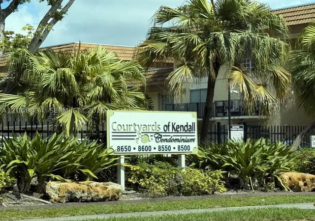 Courtyards at Kendall Condo
