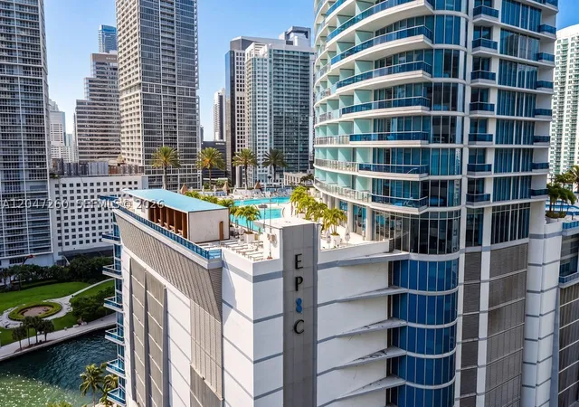 200-biscayne-boulevard-way-5110-miami-fl-33131/hzid_d6cb0b12