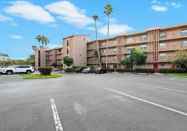 7220-lake-cir-dr-301-margate-fl-33063/hzid_29f9f5f4