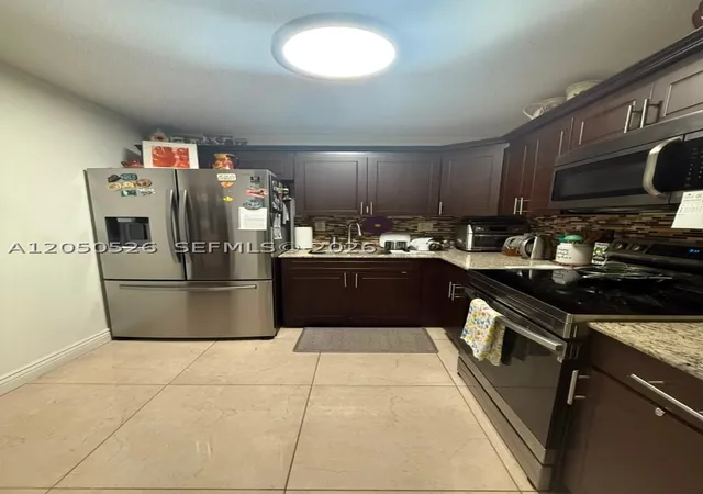 9405-w-flagler-st-212d-miami-fl-33174/hzid_6dd9553c