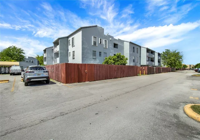 1755-w-60th-st-d204-hialeah-fl-33012/hzid_b1d00ae0