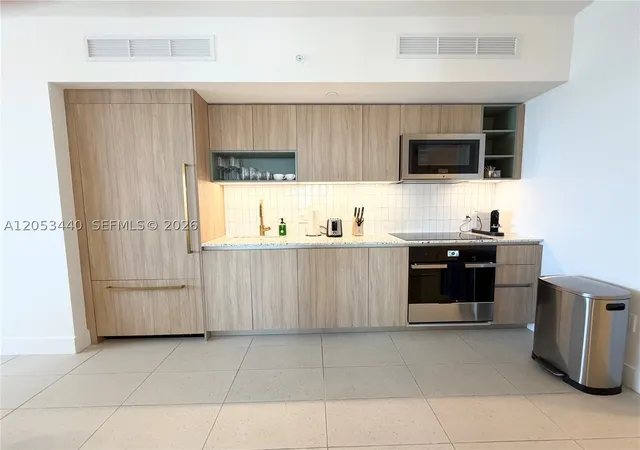 159-ne-6th-st-3215-miami-fl-33132/hzid_66ac49c3