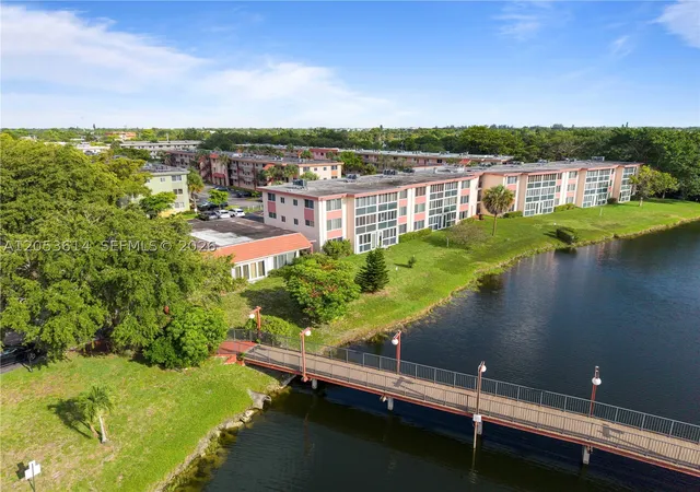 5950-del-lago-cir-106-sunrise-fl-33313/hzid_a0ac440e