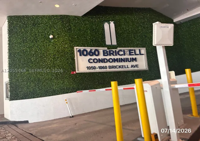 1050-brickell-ave-1520-miami-fl-33131/hzid_e421a4b3