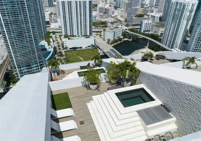 88-sw-7th-st-ph-4303-miami-fl-33130/hzid_f19523ed