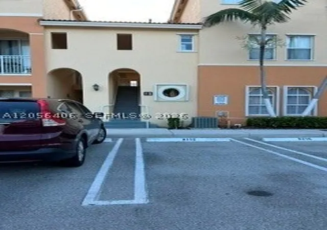 10012-nw-7th-st-216-miami-fl-33172/hzid_545b9678